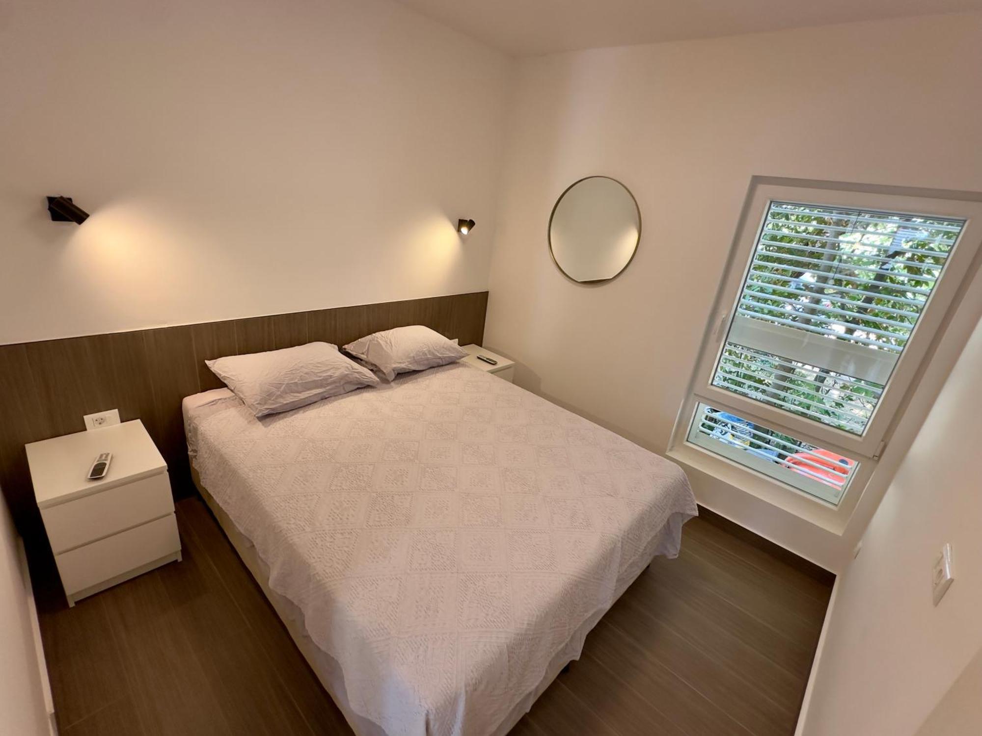 Jolanda Beachside Apartament *